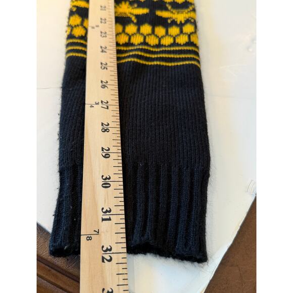 Wu-Tang Clan Sweater Medium Black Yellow Logo Hip Hop Streetwear 2016 - Picture 5 of 8